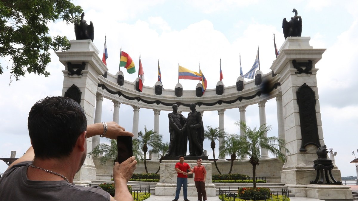 El Hemiciclo de la Rotonda es uno de los puntos turísticos más importantes de Guayaquil.