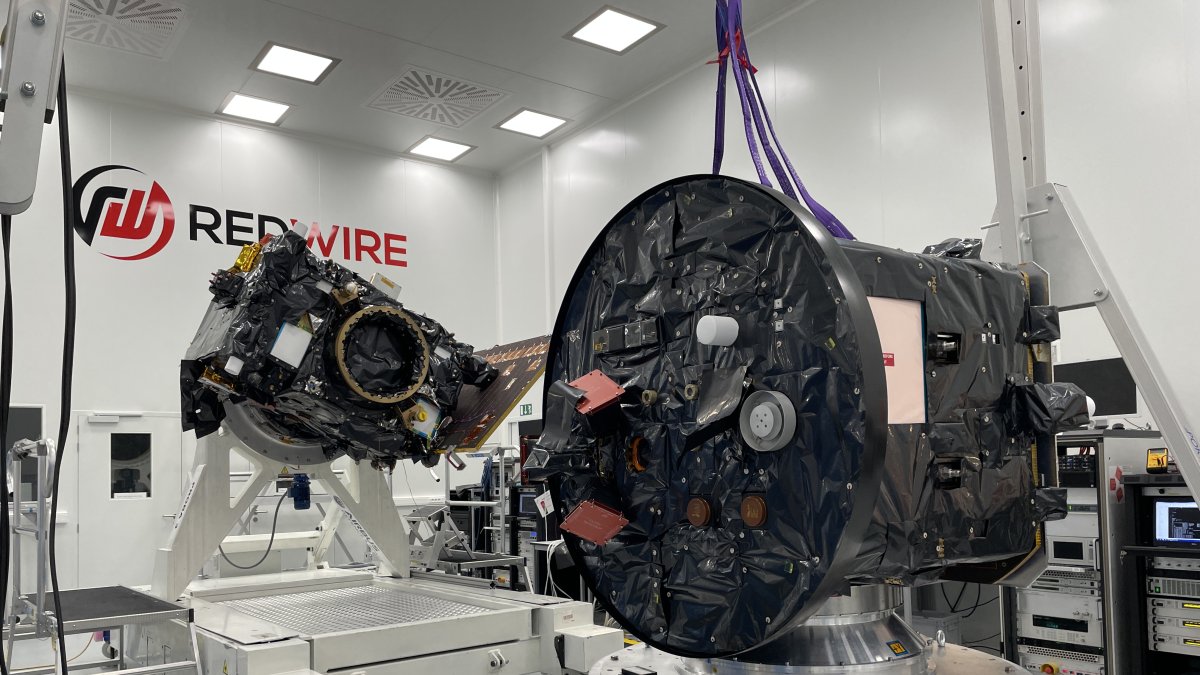 La misión Proba-3 de la Agencia Espacial Europea (ESA) prepara sus últimos detalles para poner en órbita dos satélites que volarán con una precisión milimétrica con el fin de simular eclipses solares