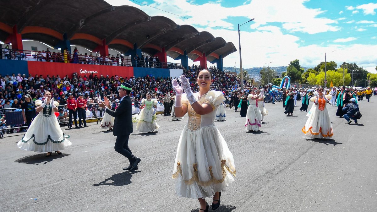 Este 30 de noviembre se realizó el Desfile de la Confraternidad en la Tribuna del Sur.