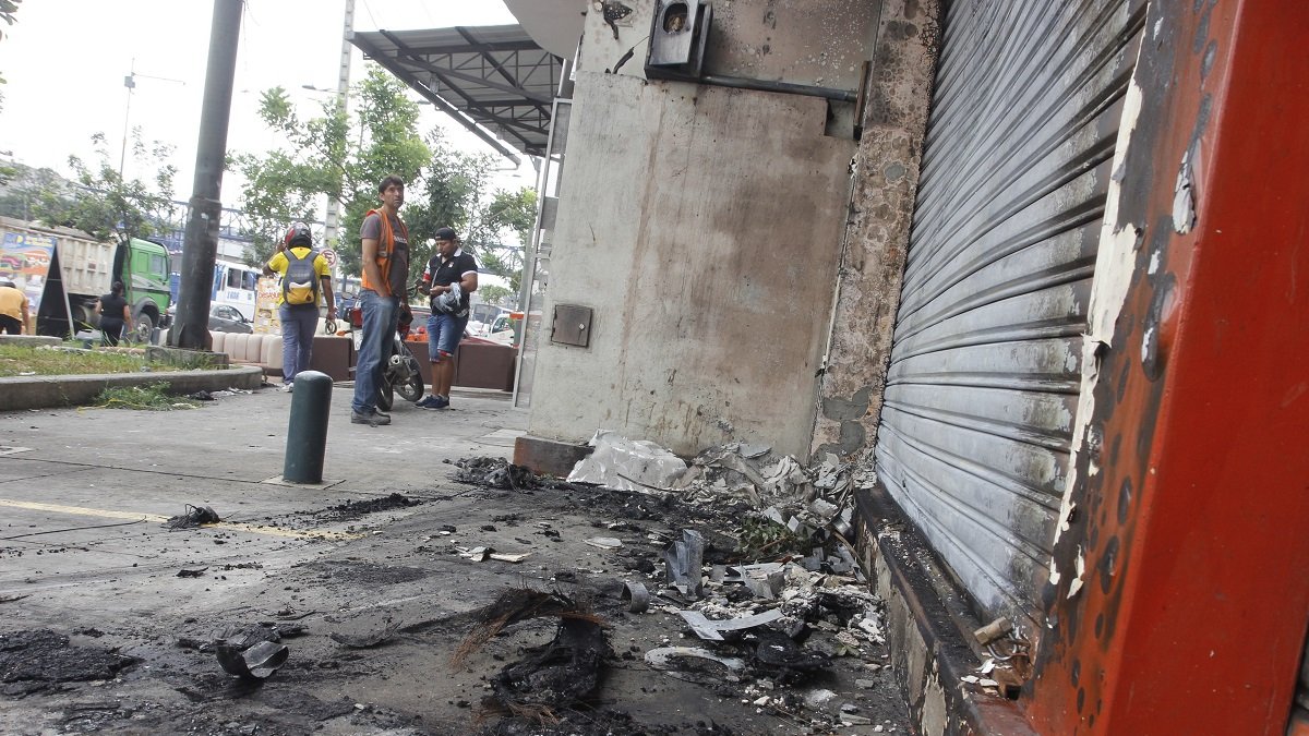 Los extorsionadores colocan explosivos en los locales para amedrentar a sus propietarios.