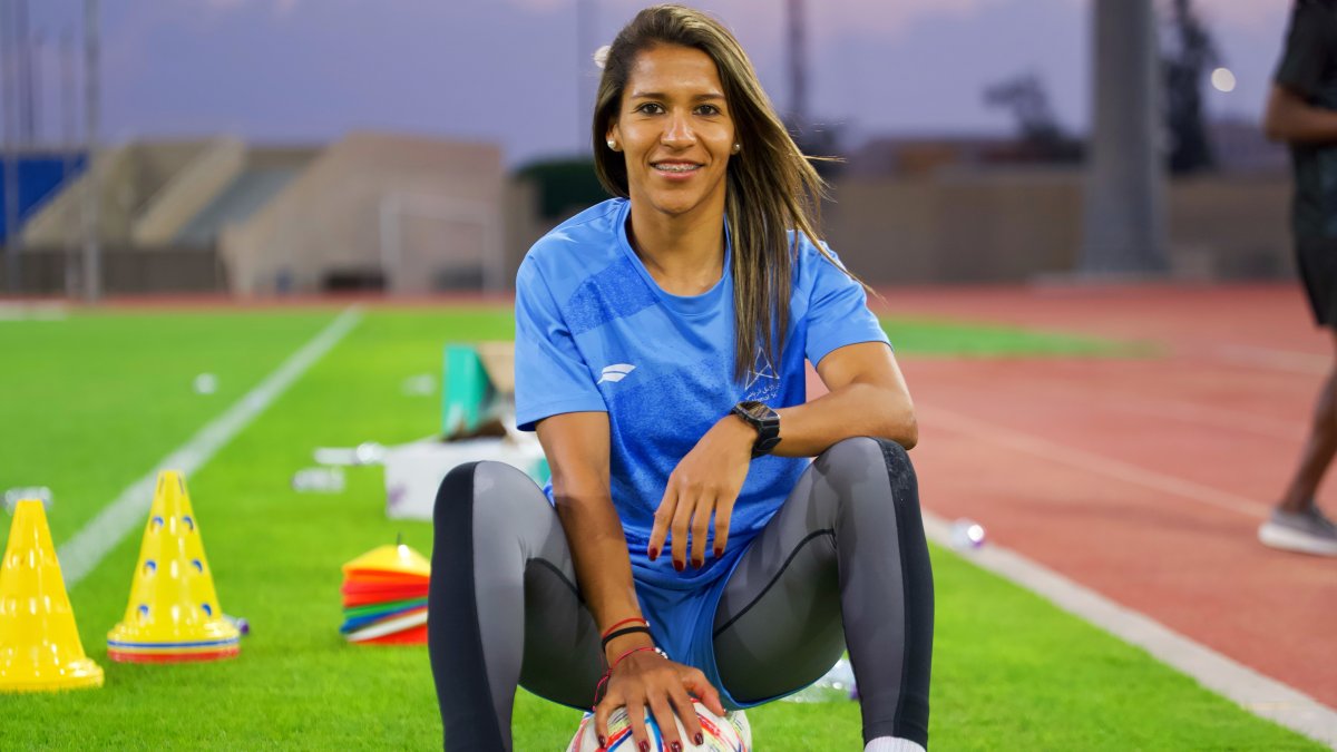 Irene Tobar jugadora del equipo Al Amal SC de la Premier League de Arabia Saudita.