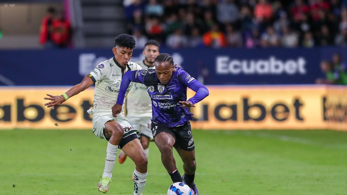 En la primera fase, los rayados se impusieron 1-0 a Orense y festejaron el ganar la etapa.