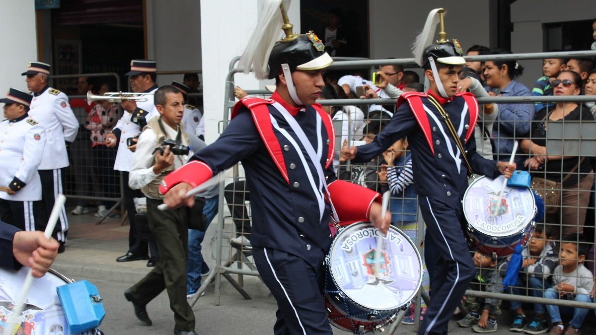 Homenaje. Estudiantes participarán de los eventos cívicos en Loja este fin de semana.
