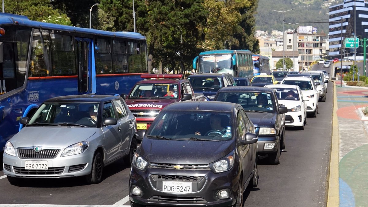 La medida se lleva a cabo para reducir la congestión vehicular en la capital.