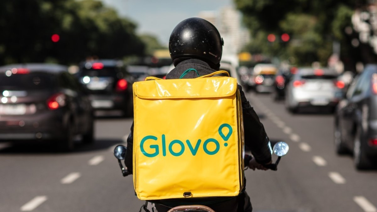 Labor. Una de las personas que trabaja como repartidor en la empresa Glovo.