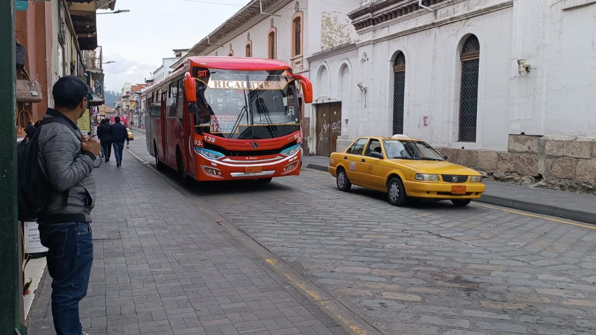 El gremio de transportistas pide se aplique el incremento del pasaje urbano desde 2025.