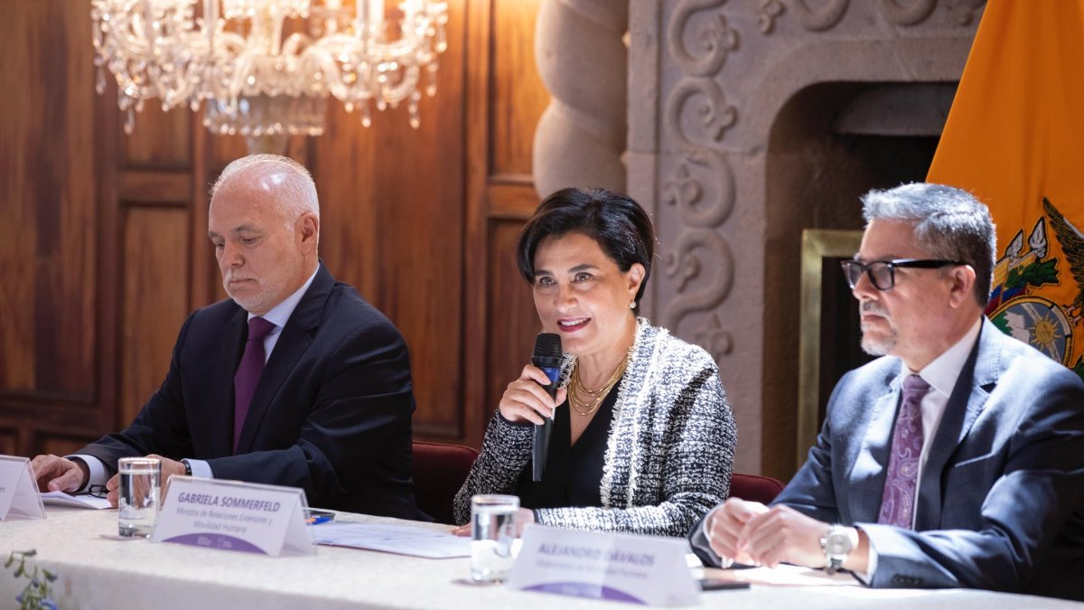 La Canciller ecuatoriana Gabriela Sommerfeld ha propuesto a Ecuador para ser sede de la Conferencia Diplomática para la firma del futuro tratado sobre la contaminación por plásticos.