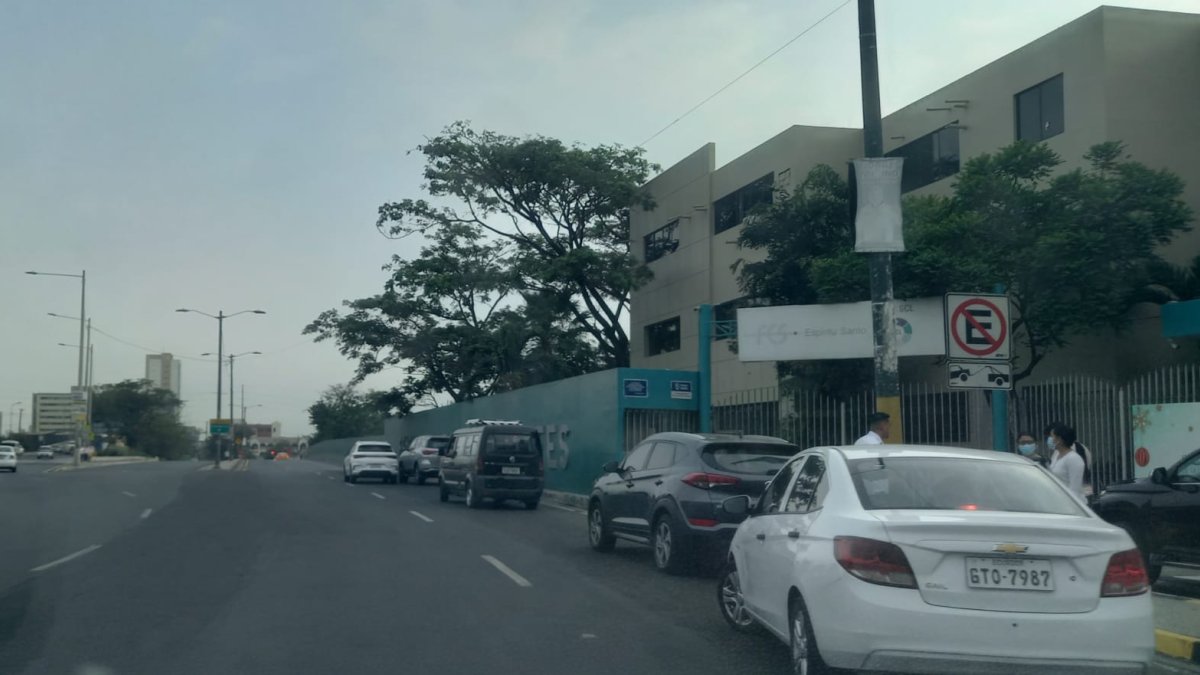 En algunos centros educativos se suspendieron las clases por el incendio en Cerro Azul.