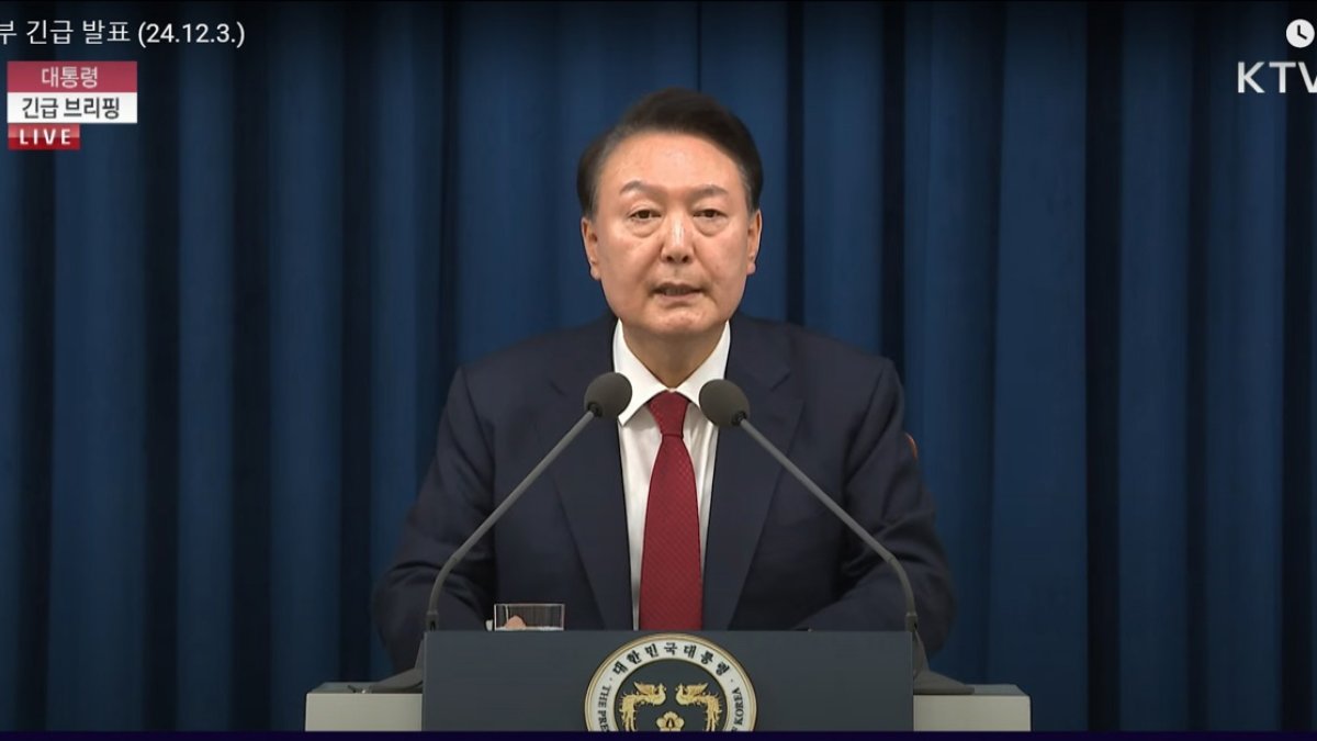 El presidente surcoreano, Yoon Suk-yeol, declaró hoy martes la ley marcial de emergencia para proteger el 