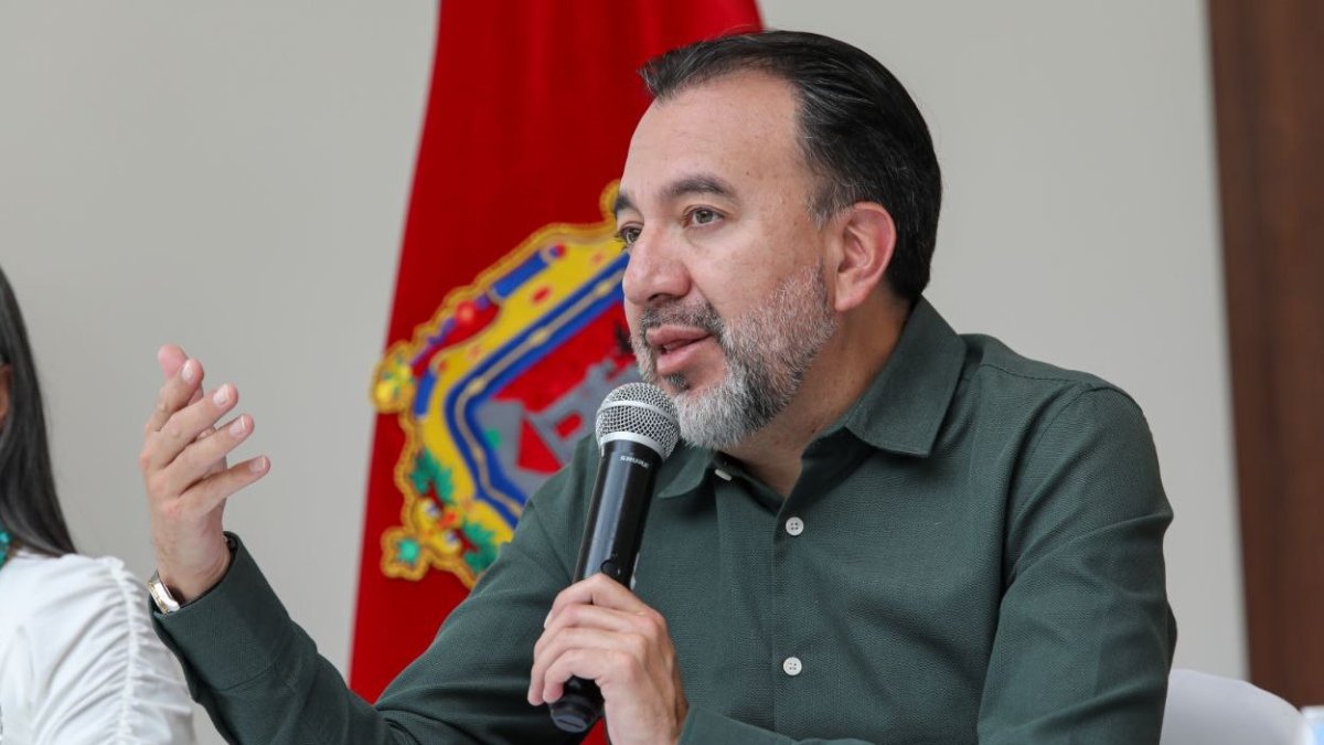 Pabel Muñoz asegura que coordina con el Ministro de Gobierno para realizar la serenata quiteña el 5 de diciembre.