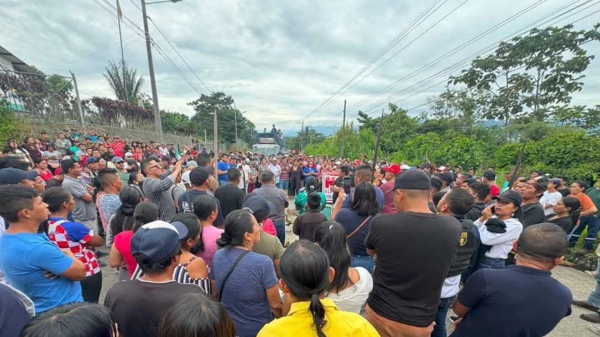 Caso. Los manifestantes aseguran que se levantará la medida cuando se disponga no seguir con la contratación pública.