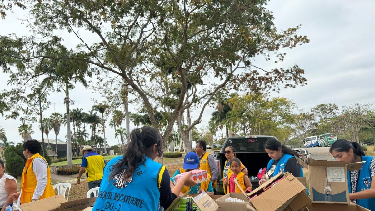 Las familias de 60 colaboradores de un club social y deportivo recibieron atención médica y refrigerios.