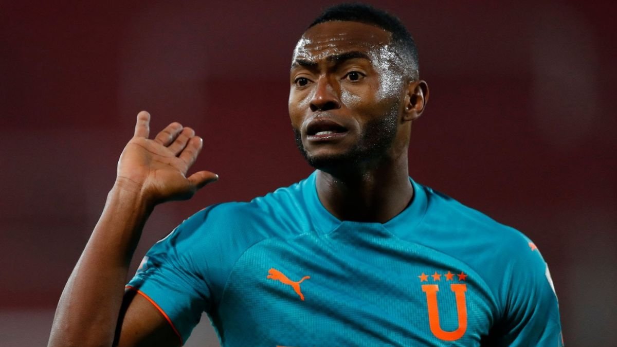 Pedro Pablo Perlaza es un futbolista ecuatoriano. Juega de defensa.