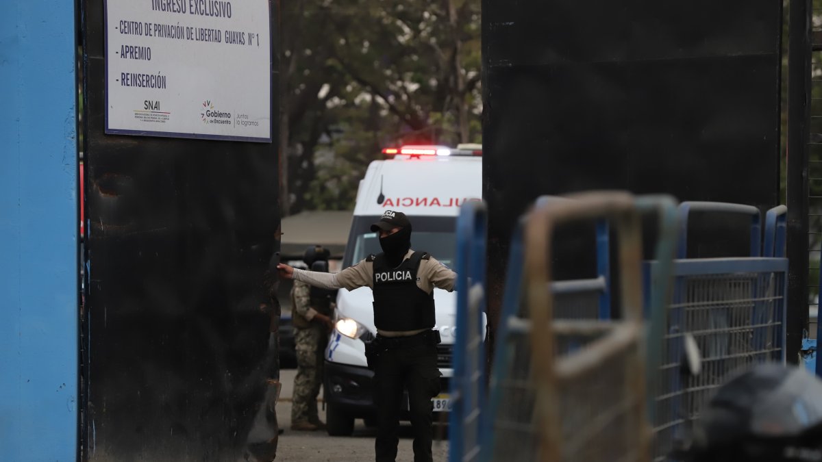 SNAI: el personal penitenciario ha sido evacuado y se asiste a los reclusos heridos.