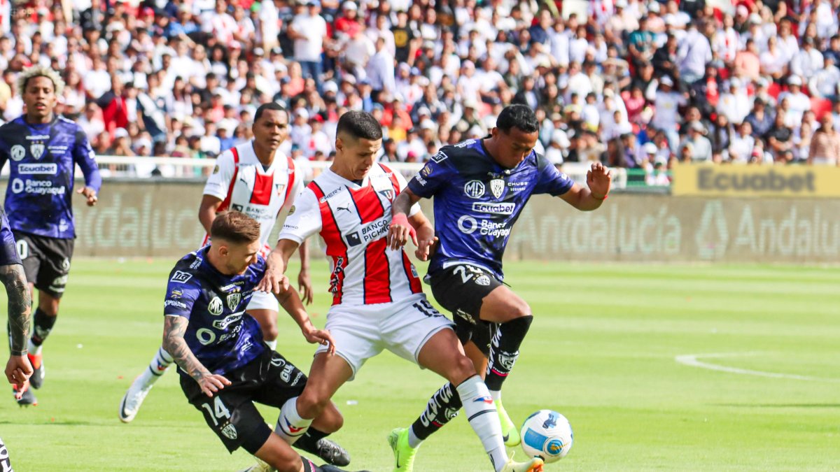Los juegos entre albos y rayados se han caracterizado por ser vistosos gracias a la vocación ofensiva de los equipos.