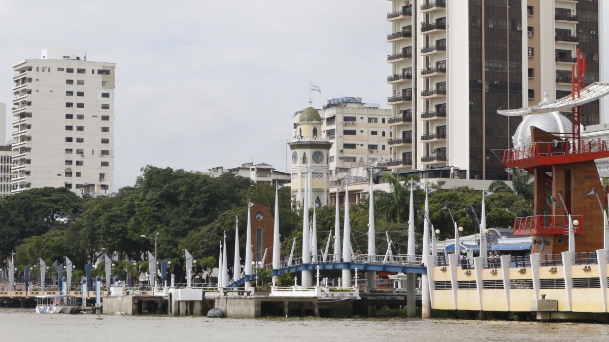 Utilizar al río Guayas como una gran vía para el transporte de pasajeros es el anhelo de los guayaquileños.