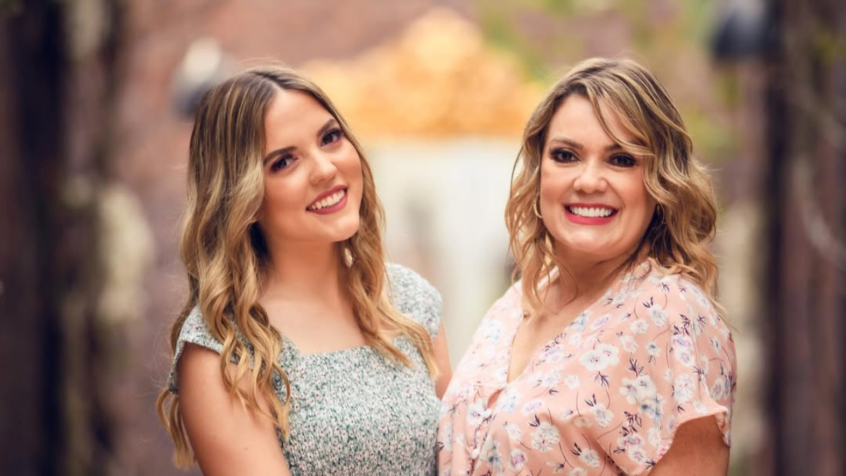 Úrsula Strenge junto a su hija Camila.