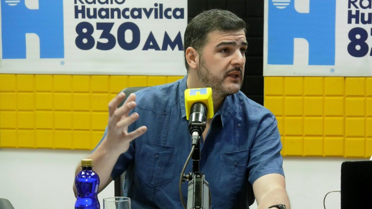 El alcalde de Guayaquil abordó la problemática del incendio forestal en Cerro Azul