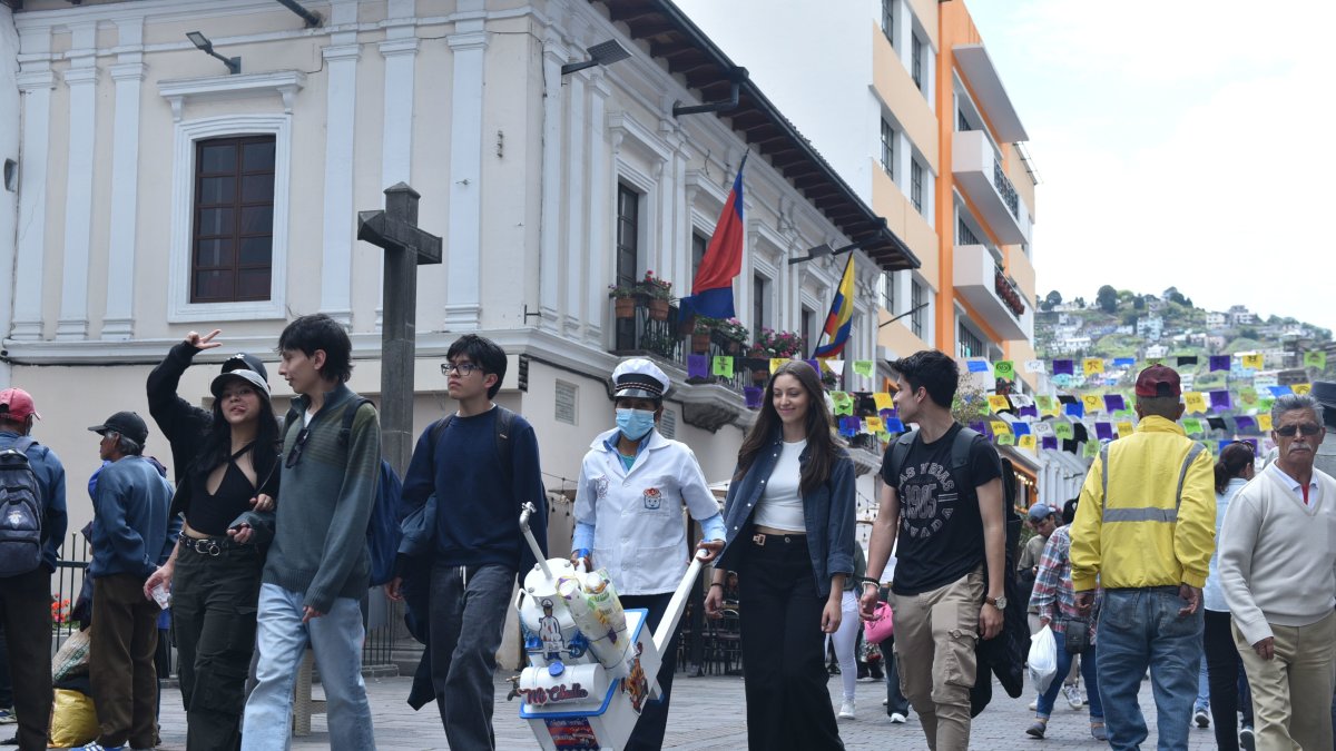 El Centro Histórico es la zona que los quiteños suelen ligar con la identidad de su ciudad. Ahí se conserva el pasado patrimonial de la urbe y también sus tradiciones, comidas y leyendas.