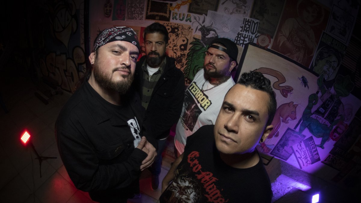 El grupo de hardcore metal Prevalecer se formó en 2012. Actualmente está conformada por Anghelo Zambrano, Koke Muñoz; Marco Bedoya, y Martín Sánchez.