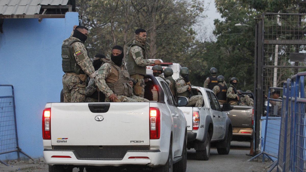 Fuerzas del orden han llegado hasta la Penitenciaria del Litoral