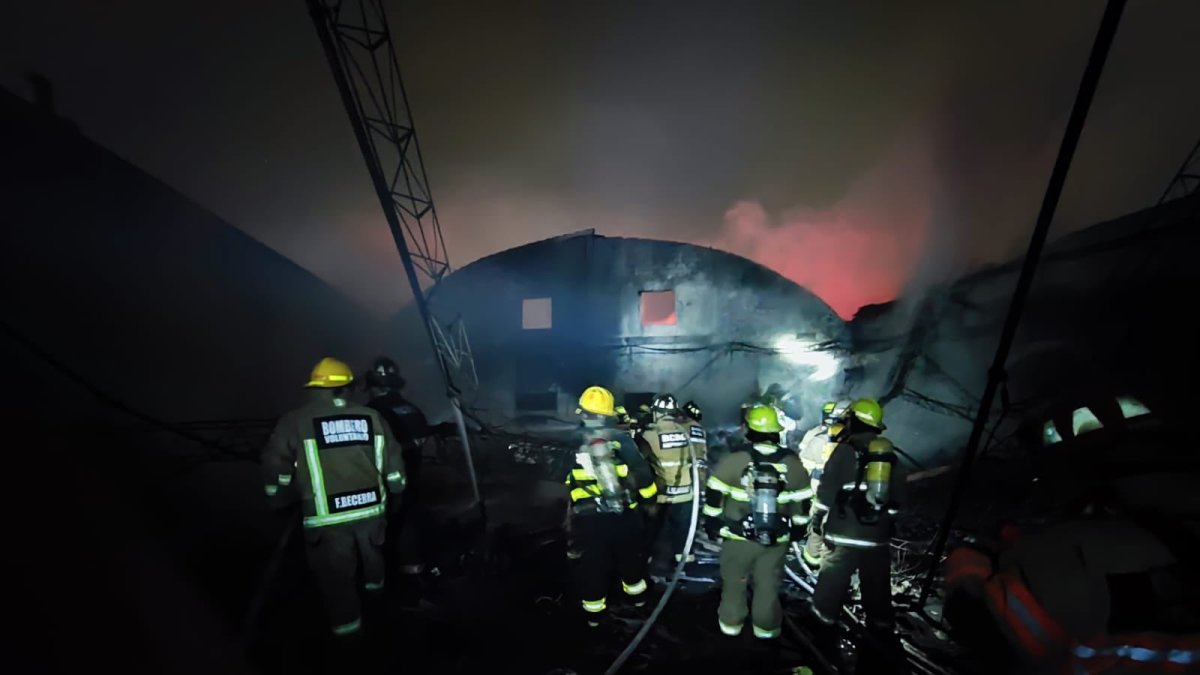 Personal bomberil acudió al kilómetro 9,5 de la vía a Daule para atender la emergencia.