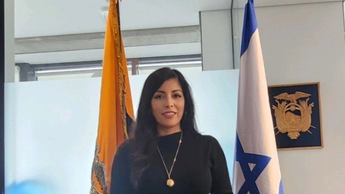 El primer mandataria designó a Cevallos como la representante de Ecuador en Israel vía decreto Ejecutivo.