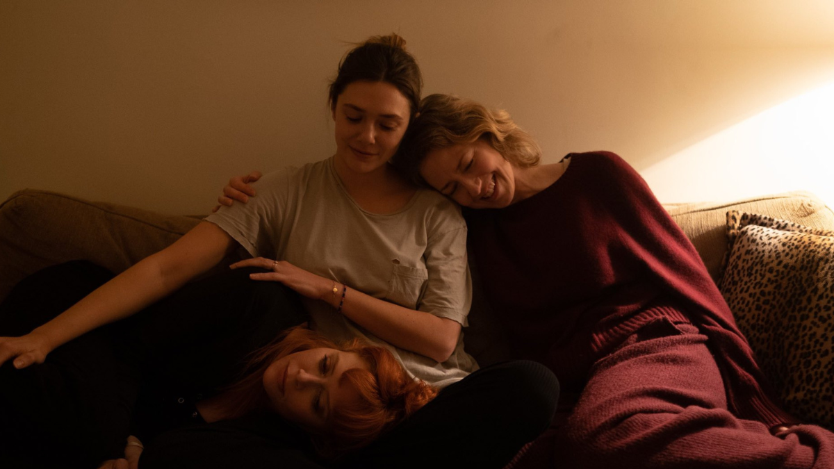 La película es un retrato íntimo de tres hermanas que se reúnen durante la enfermedad terminal de su padre.