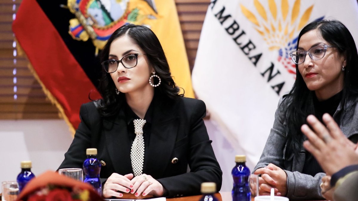 La presidenta de la Asamblea Viviana Veloz convocó al CAL.