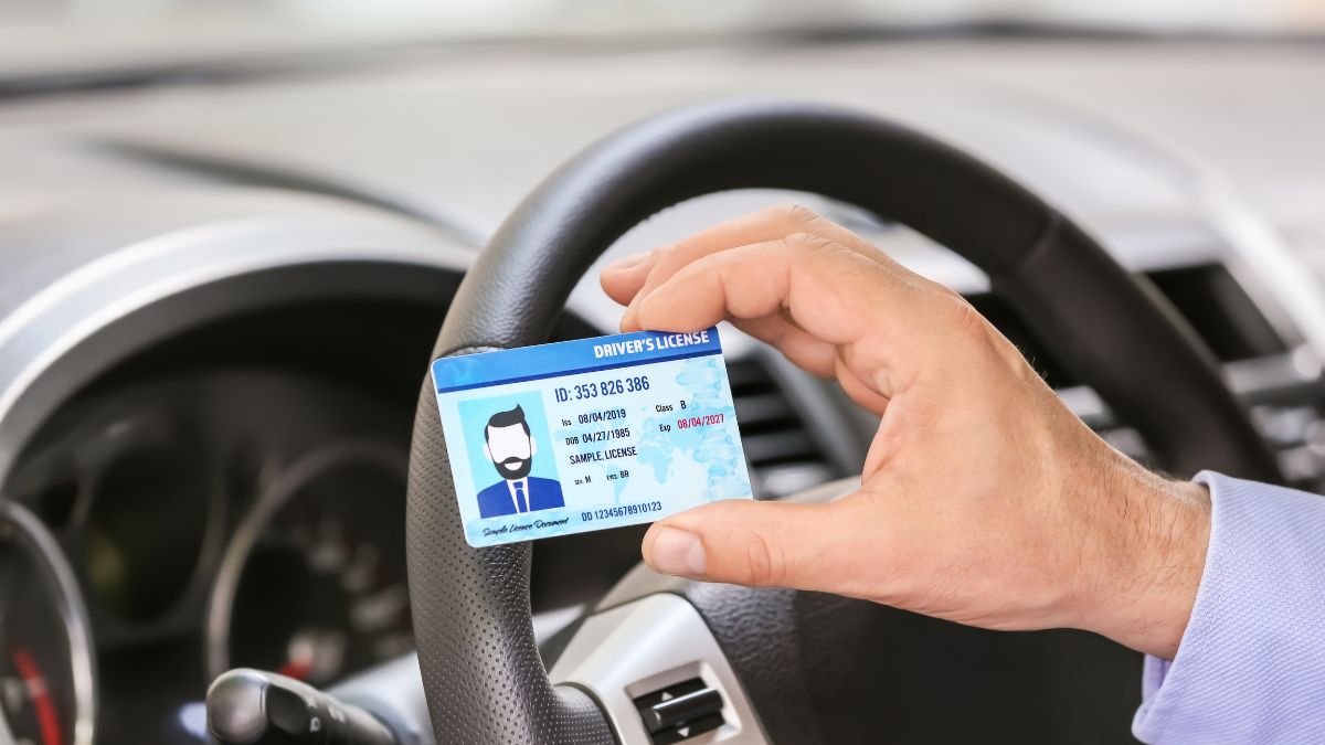 Referencial. En Ecuador, la licencia de conducir expira cinco años después de su fecha de emisión.