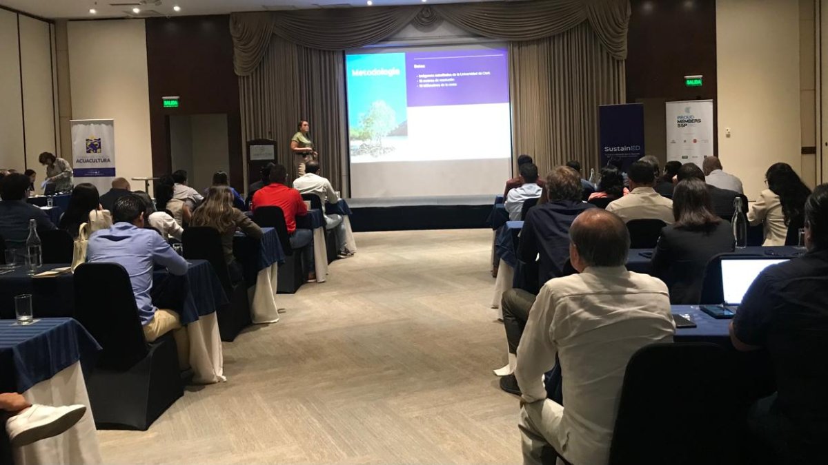 Más de 60 personas de la industria camaronera asistieron al evento.