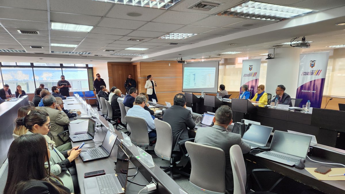 Presentantes del Banco Central, el Ministerio de Economía y Finanzas y otras instituciones presentaron indicadores económicos.