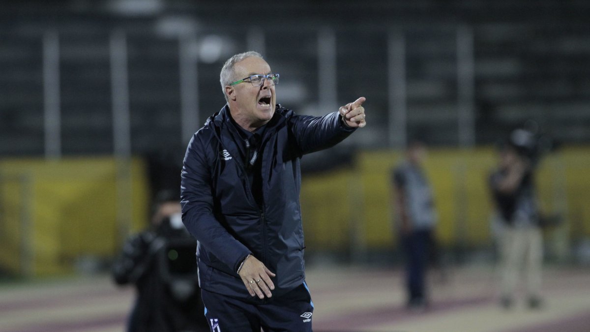 El estratega argentino no pudo darle el tan ansiado título a la Chatoleí.