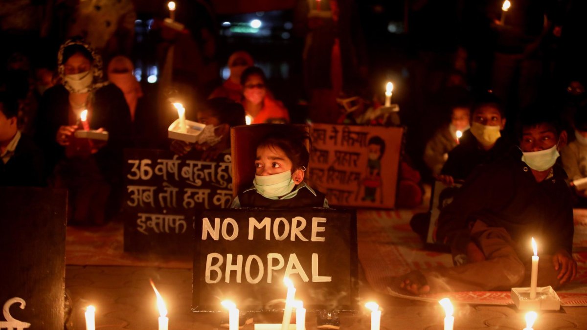 Una vigilia para recordar a las personas que murieron en la tragedia de Bhopal.