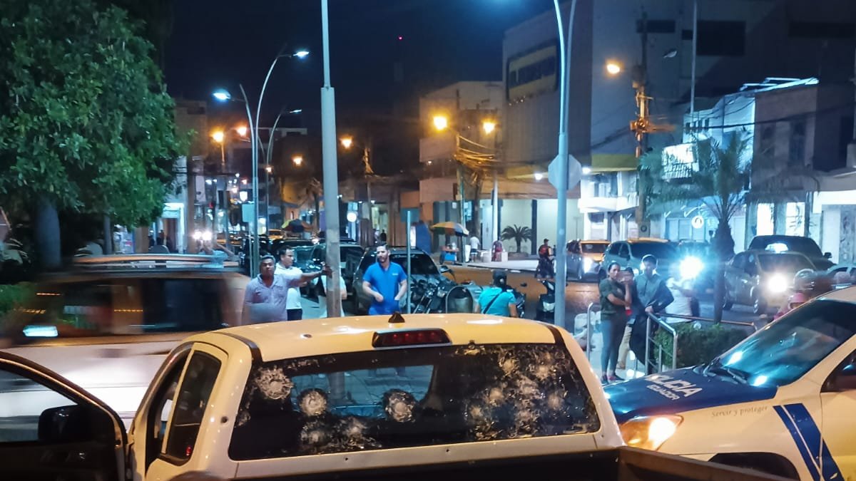 La camioneta en la que se trasladaba el director recibió más de 40 impactos de bala.