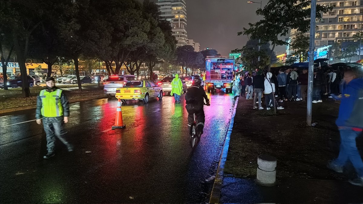Los ciudadanos en Quito pueden salir sin restricciones, pero hay controles policiales y de militares.