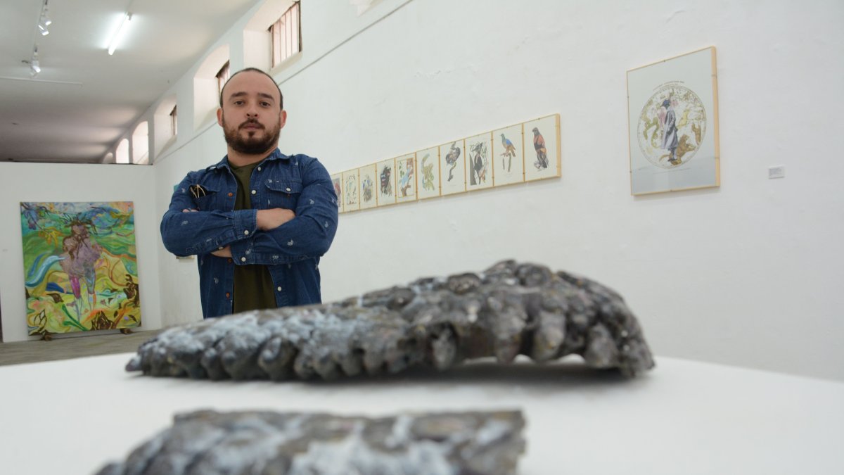 El pintor Teo Monsalve es uno de los organizadores de la muestra.