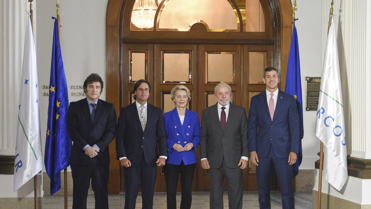 Varios presidentes posan en la sede del Mercosur