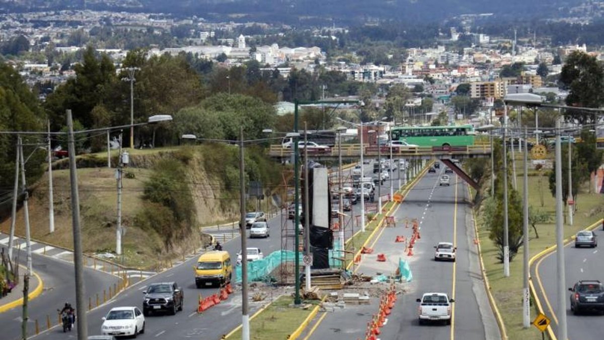 El montaje de las vigas de acero se realizará este domingo 8 de diciembre de 2024 a la altura del puente 8 de la autopista General Rumiñahui