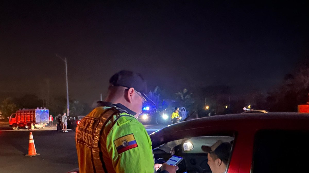 Operativo de la Comisión de Tránsito del Ecuador en Santo Domingo de los Tsáchilas, el 9 de noviembre pasado.