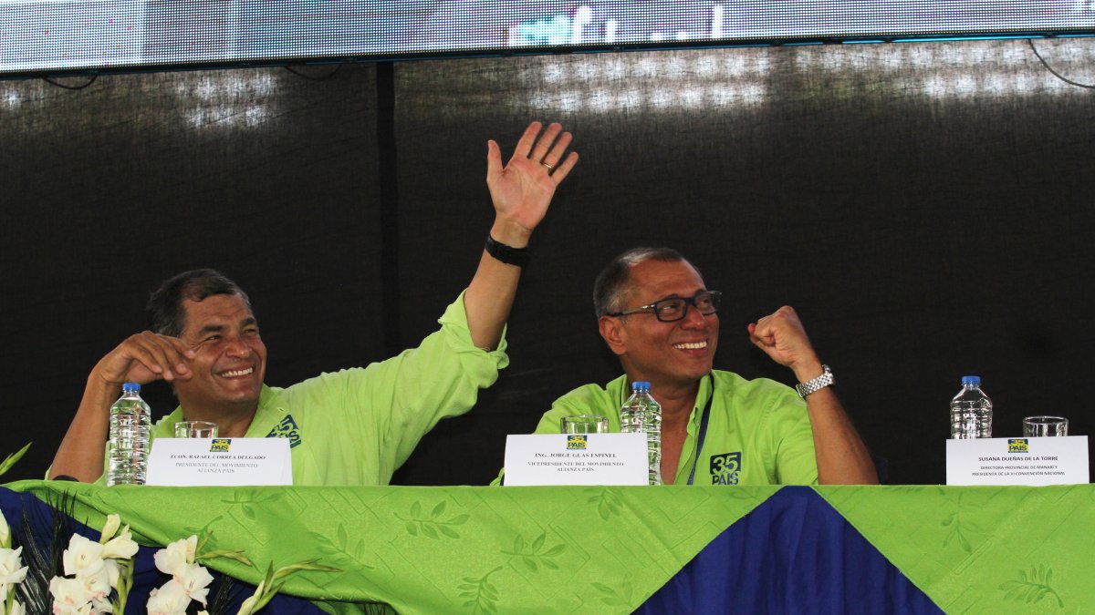 Jorge Glas y Rafael Correa, en una actividad política de Alianza PAIS.