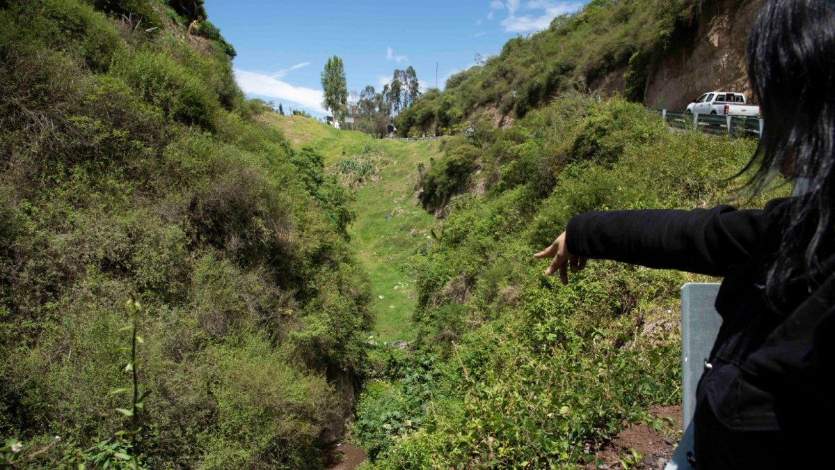 Interoceánica. Por la vía pasa un tramo de la quebrada Rumihuaico. En junio los vecinos alertaron que se arrojaba escombros de una construcción.