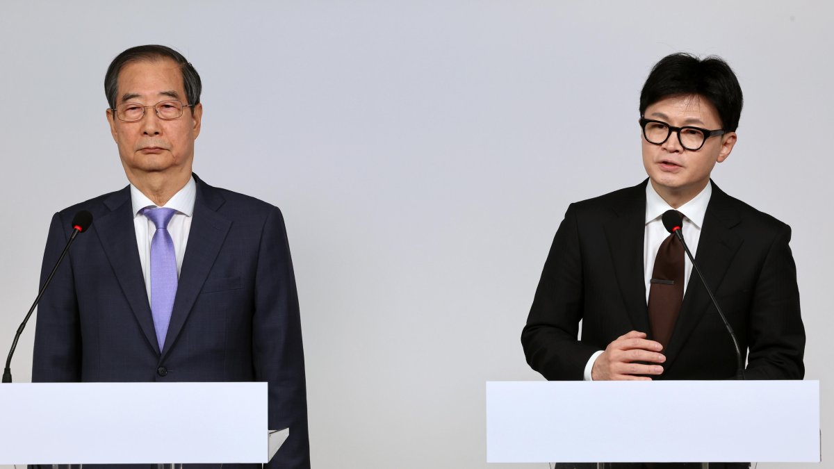 El partido gobernante desea apartar al presidente del poder.