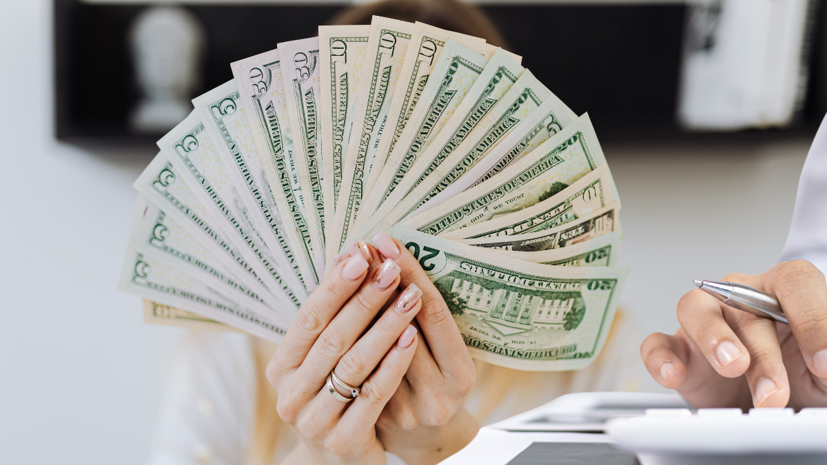 Referencial. Declaración obligatoria de efectivo busca reforzar la transparencia fiscal y combatir el lavado de activos en Ecuador.