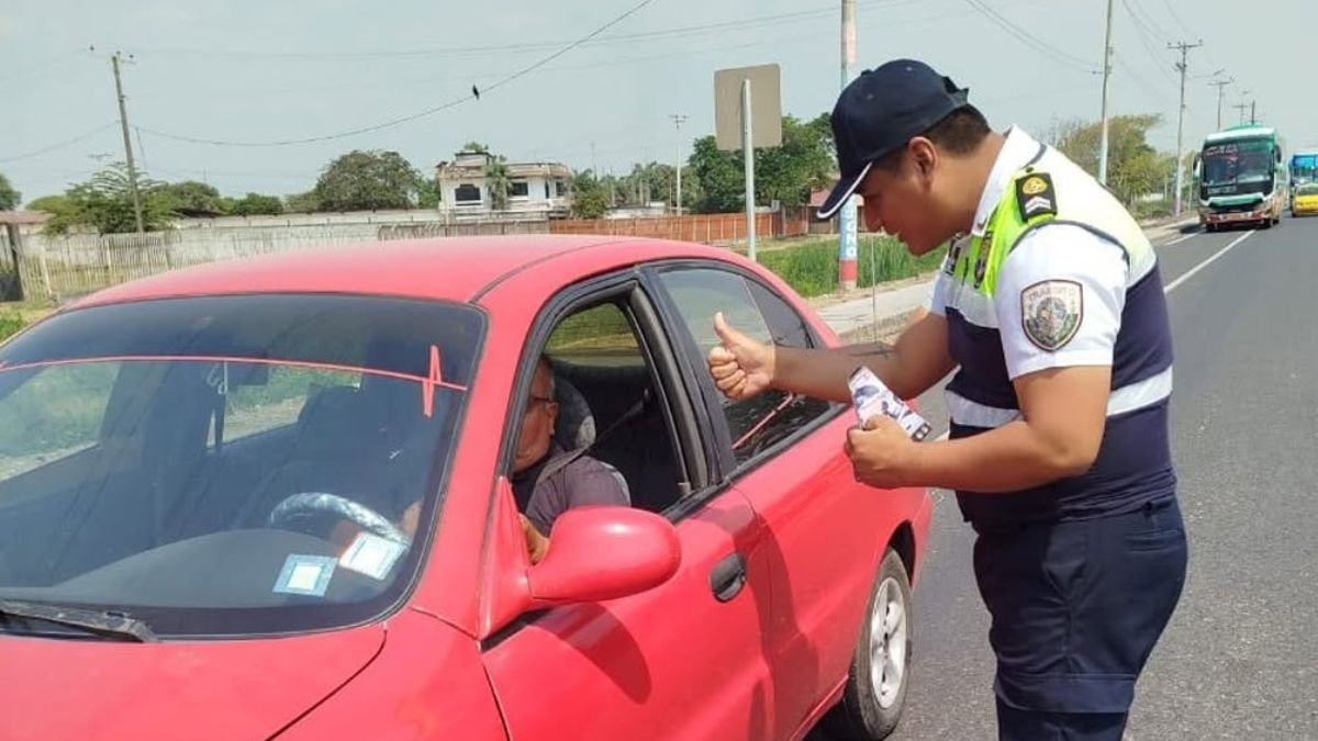 La Comisión de Tránsito del Ecuador tiene competencias en siete provincias del país de gran población..