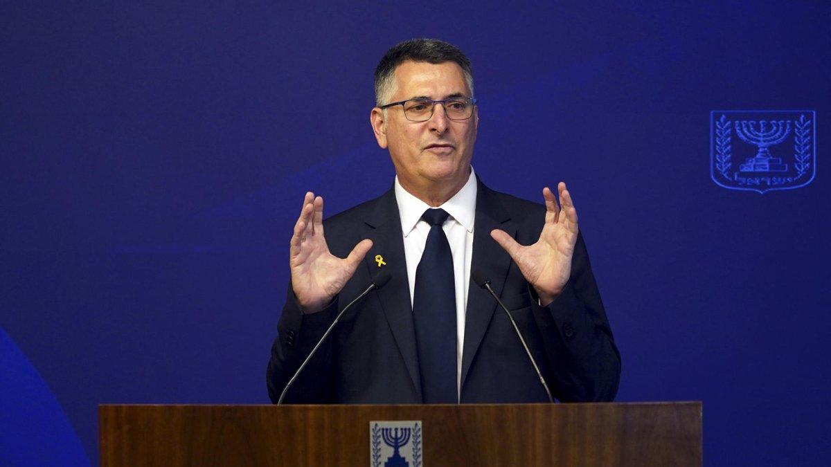 El ministro israelí de Exteriores, Gideon Saar, durante una rueda de prensa celebrada este lunes en Jerusalén.