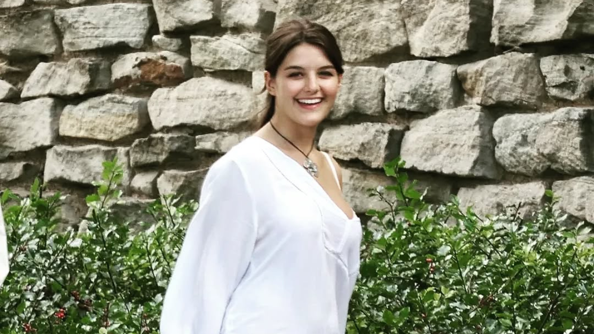 La hija de Tom Cruise y Katie Holmes es ya una joven de 18 años.