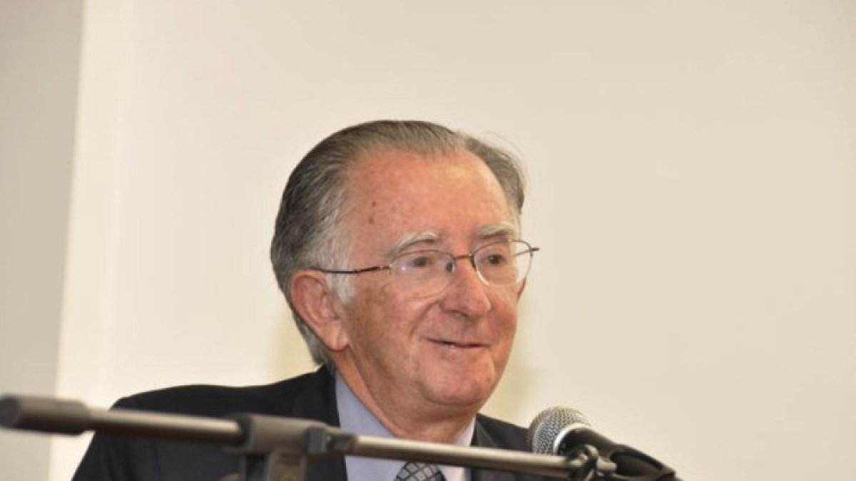 Ernesto Albán Gómez: fallece a los 87 años el destacado jurista y figura pública ecuatoriana