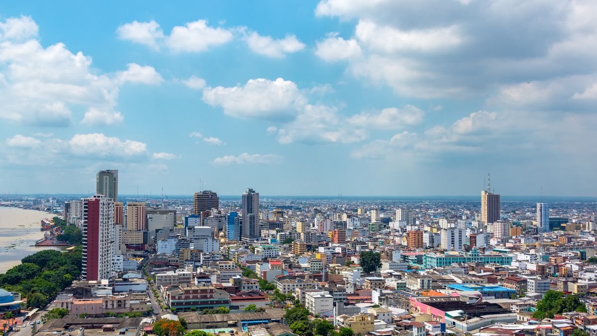 Los cortes de luz en Guayaquil se mantienen en tres horas diarias.