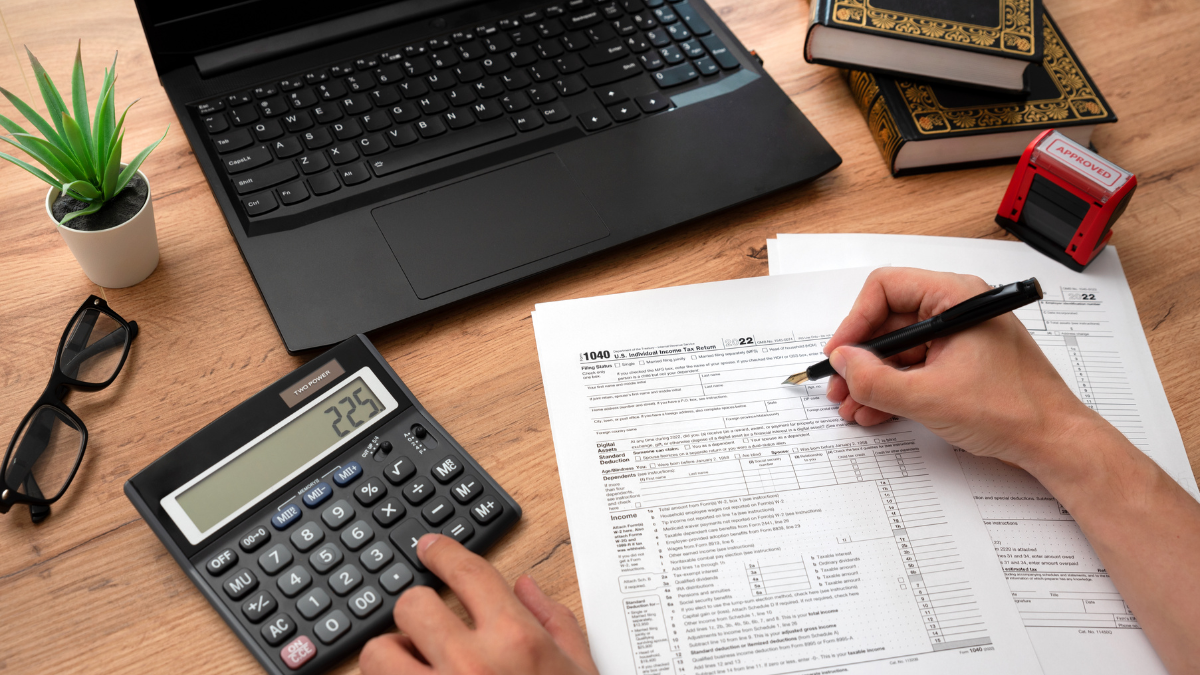 El SRI lleva tres meses de retraso en el pago por devolución del IVA.